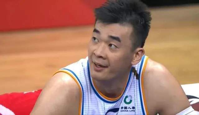 格伦·克洛斯、莎拉·保罗森、泰亚娜·泰勒、金·卡戴珊、妮... 法鲨归来！